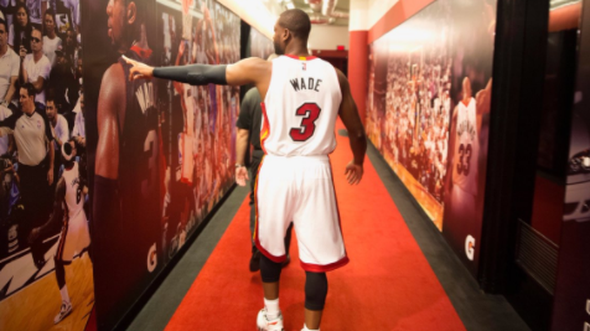 Dwyane Wade hizo el anuncio de su regreso al Heat en un video publicado en su cuenta de Twitter y afirmó que retorna para “One last dance” (Un último baile).