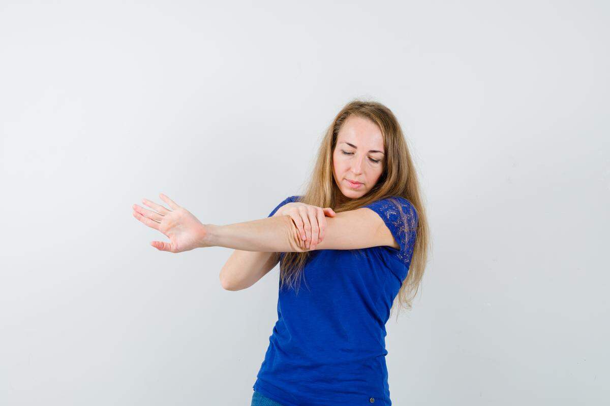 La artritis psoriásica es la enfermedad más frecuente entre las espondiloartritis de predominio periférico. Consiste en una inflamación de las articulaciones asociada a una enfermedad de la piel denominada psoriasis. 
