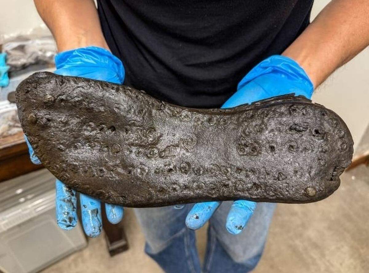Suela de zapato de cuero de 32,6 cm del fuerte MagnaVINDOLANDIA CHARITABLE TRUSTFotografía remitida a medios de comunicación exclusivamente para ilustrar la noticia a la que hace referencia la imagen, y citando la procedencia de la imagen en la firma