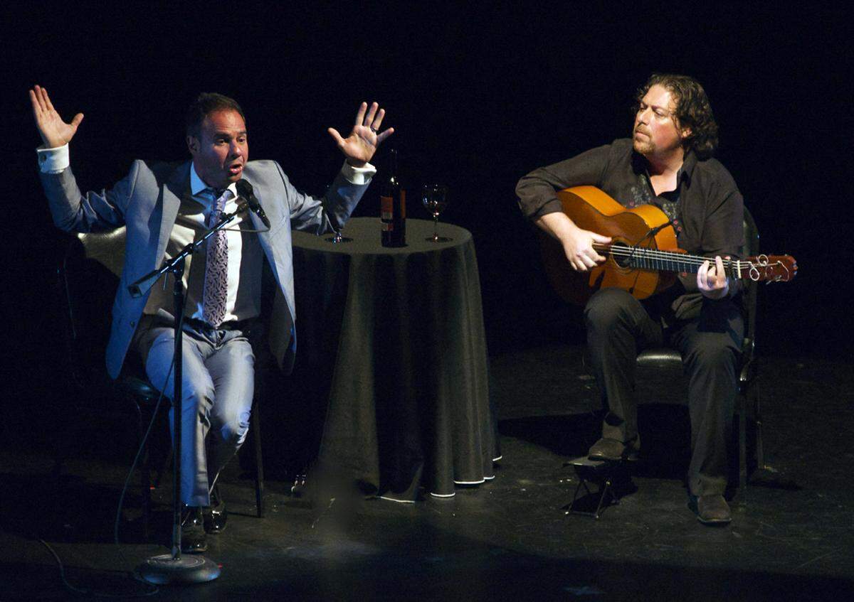 Paco del Pozo con el guitarrisra José Luis de la Paz.
