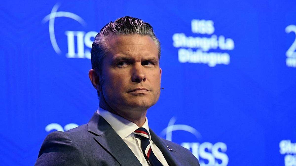 El secretario de Defensa de EEUU, Pete Hegseth, pronuncia un discurso durante la 23.ª cumbre del Diálogo de Shangri-La en Singapur, el 30 de mayo de 2026.