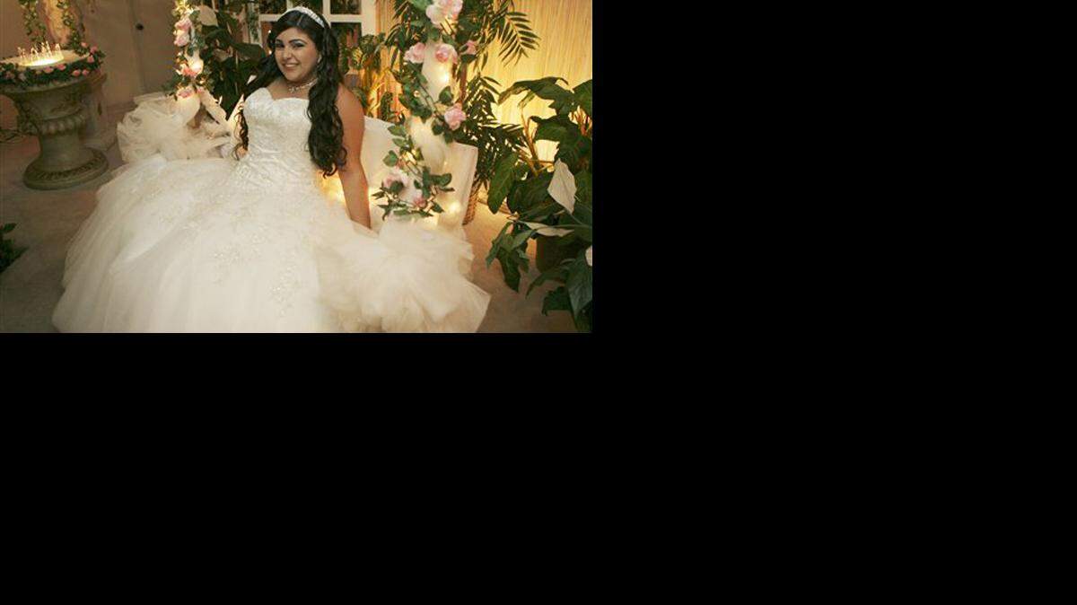 Yanelis Ganuzas festejó sus quince años con una gran fiesta.