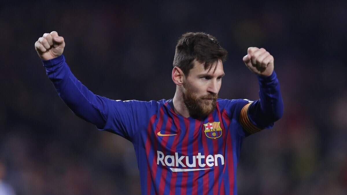 Lionel Messi celebra tras anotar un gol por Barcelona en el partido ante Leganés en la liga española, el 20 de enero de 2019.