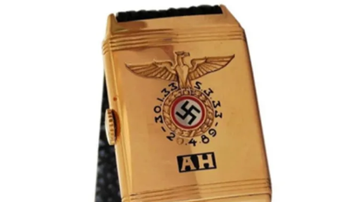 Una casa de subastas de Maryland vendió un reloj de pulsera que alguna vez le perteneció a Adolf Hitler en 1,1 millones de dólares.