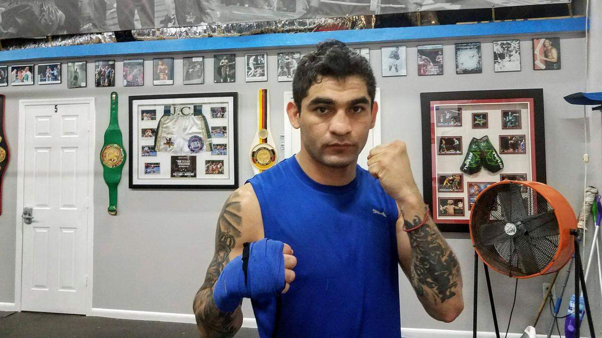CESAR BARRIONUEVO durante un entrenamiento en un gimnasio de Miami.