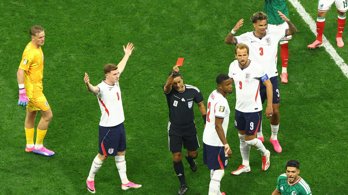 Políticos británicos solicitan a FIFA una exención de sanción para Quansah y agudizan la polémica