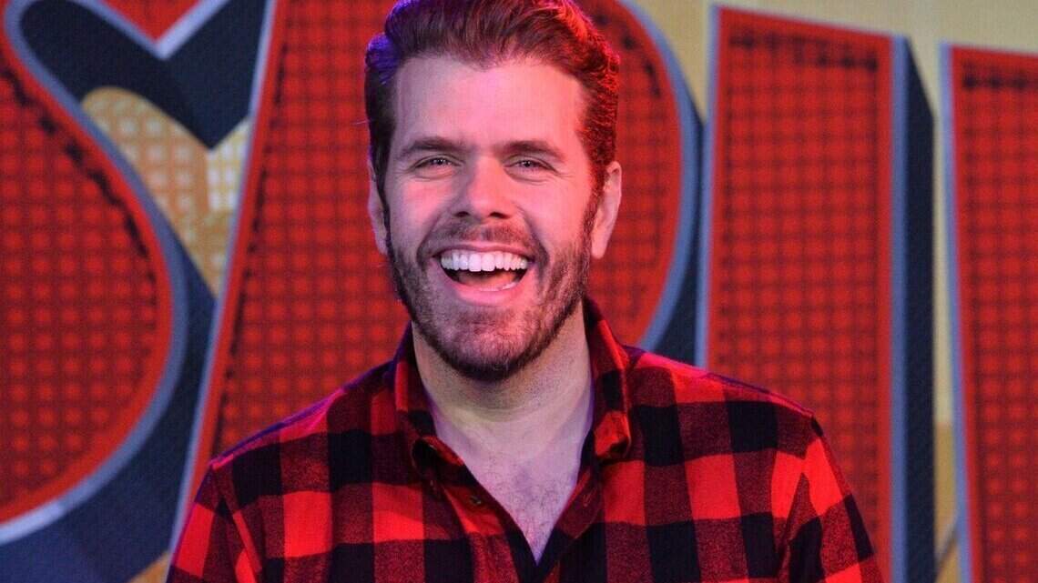 Perez Hilton sigue grave y necesitará cirugía tras incidente durante una transmisión en vivo