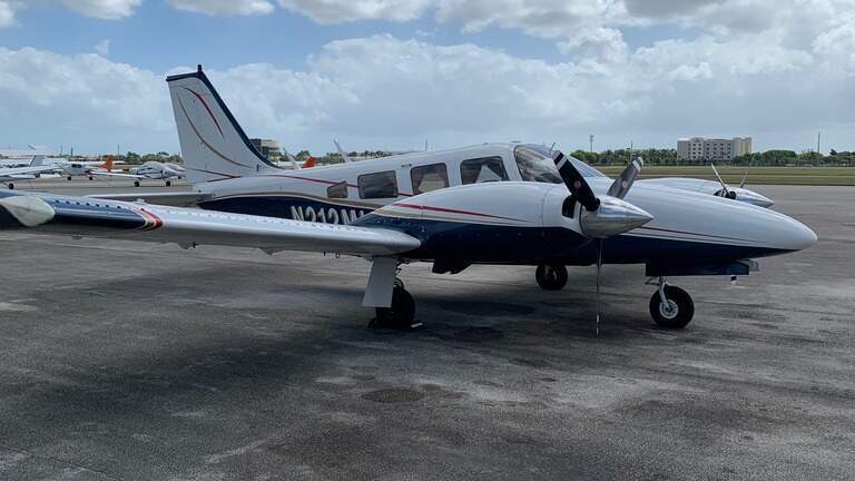 Familia de Miami recupera los cuerpos de sus seres queridos tras el accidente de una avioneta en Bahamas