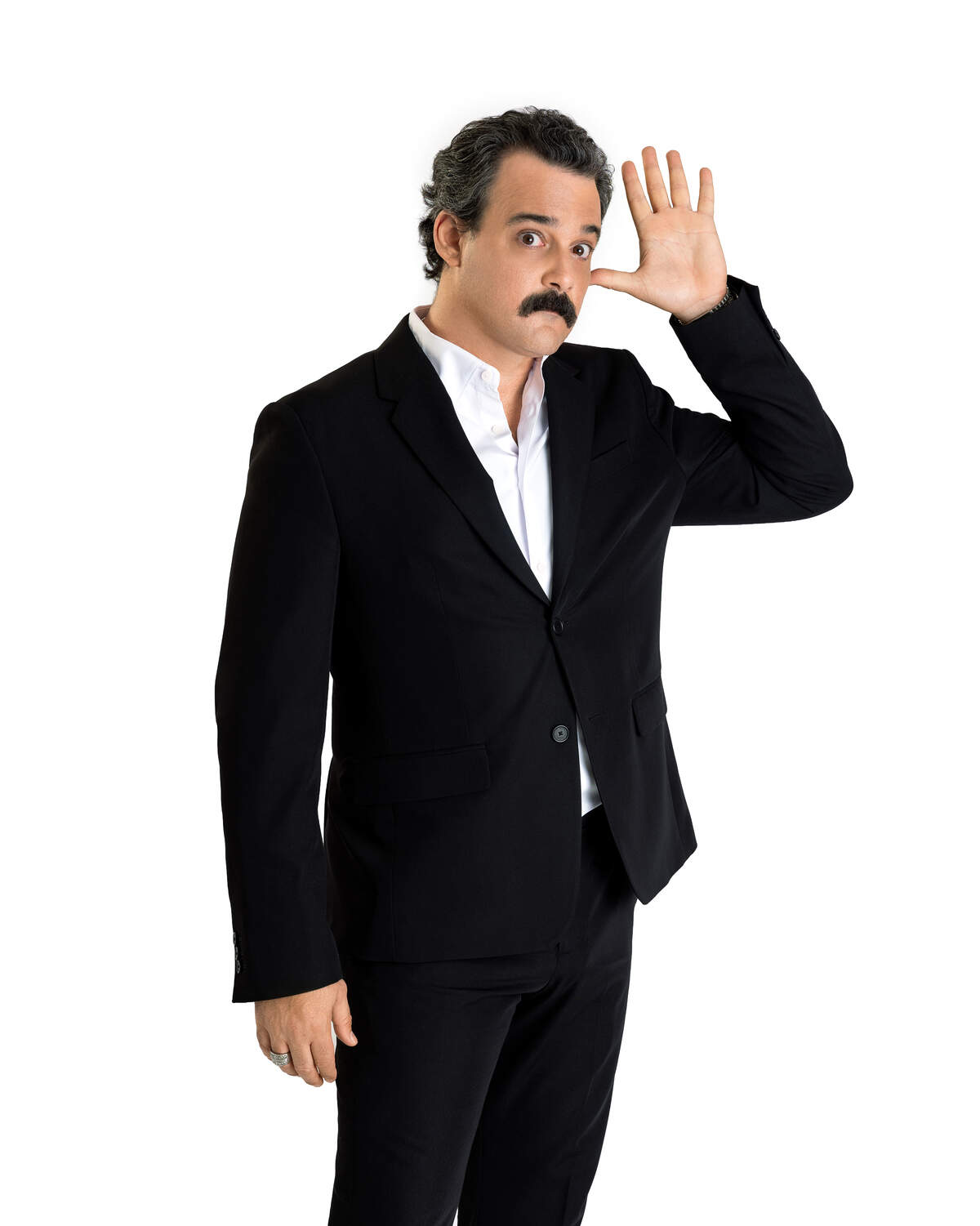 Ariel Texido como Alvarez Guedes en la comedia que se presenta en el Tropical Park.