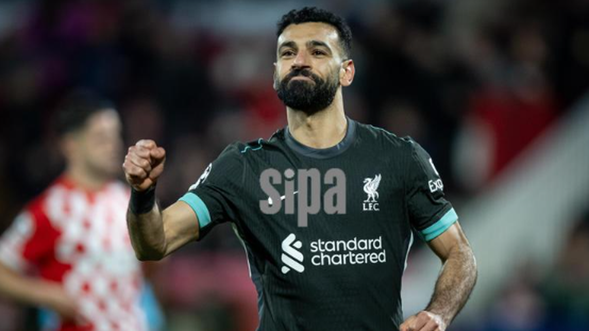 El delantero de Liverpool Mohamed Salah anotó de penal el gol del triunfo de su equipo 1-0 ante el Giriona, en el partido de la Liga de Campeones celebrado el 10 de diciembre de 2024 en Girona, España.