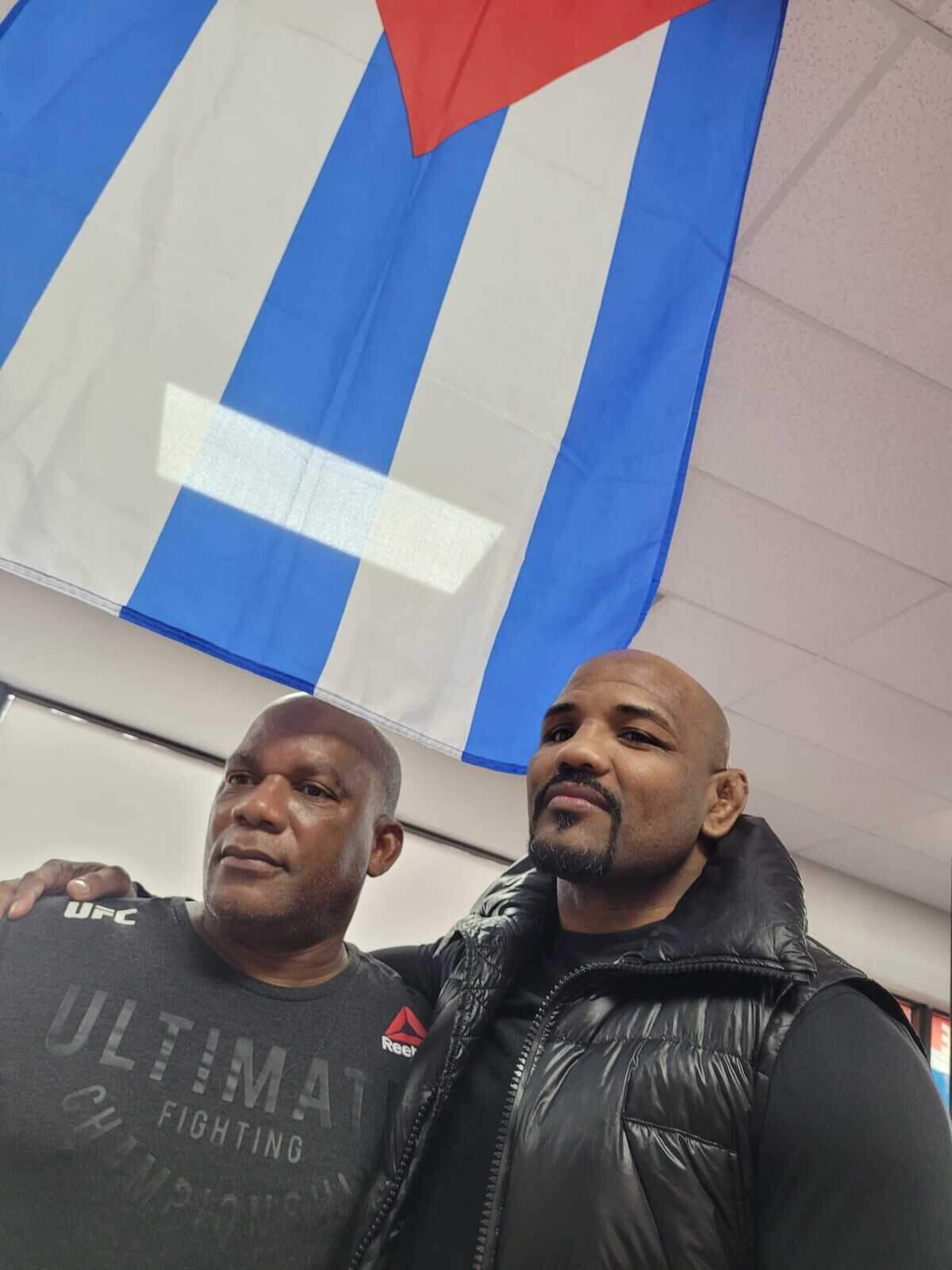 Desde su hogar deportivo en el Gimnasio American Top Team, Yoel Romero entrena con el maestro Pedro Lay.