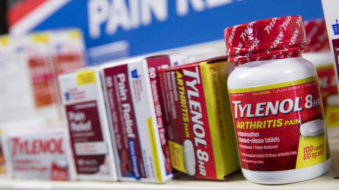 Fabricante de Tylenol rechaza afirmaciones de Trump sobre limitar su uso en embarazo por posible autismo