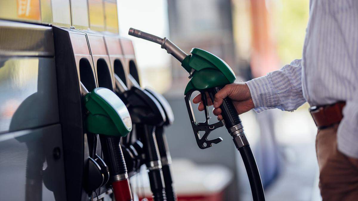 El precio promedio de la gasolina bajó en Florida la semana que terminó el domingo 25 de agosto de 2025.