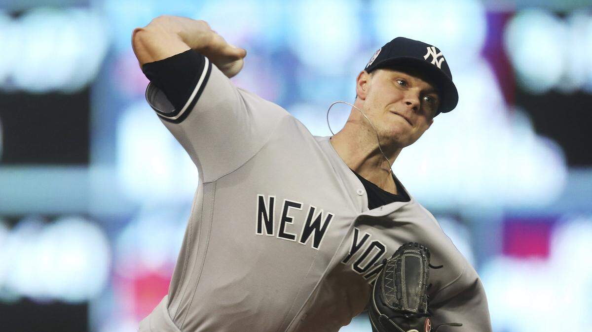Sonny Gray lanza por los Yankees en un partido ante los Mellizos de Minnesota el 11 de septiembre de 2018.