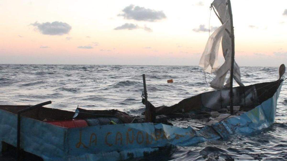 Los guardacostas de Estados Unidos repatriaron a 152 cubanos el 10 de diciembre de 2022, después de interceptarlos en varios grupos intentaban llegar de manera ilegal a la costa de la Florida.