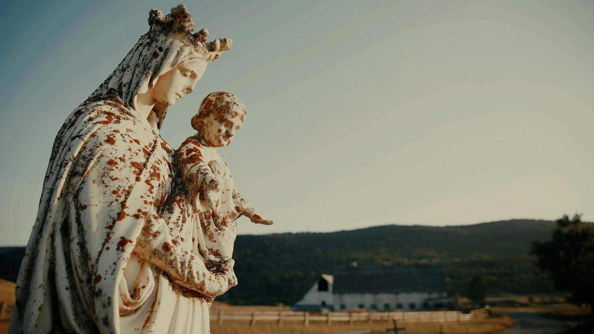 Coral Gables Art Cinema estrena 'Sugarcane' (2024), documental que es un homenaje a la lucha de los pueblos indígenas en Canadá..
