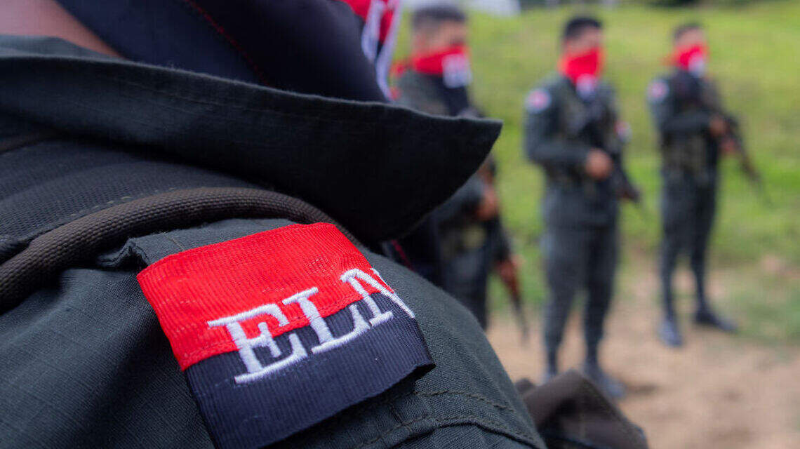 Ejército colombiano libera a 39 personas secuestradas por el ELN y 2 militares mueren