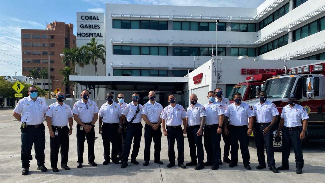 Premian a bomberos y rescatistas por servicios de emergencias durante la crisis del COVID-19