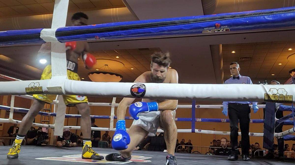 Yildo Depestre motró progreso y pegada al imponerse por la vía del nocaut en la división ligero pesada al estadounidense Brent Oren. El cubano propinó conteo en cada uno de los tres rounds de acción con golpes al cuerpo, pero en el tercero su rival no podría vencer el conteo.