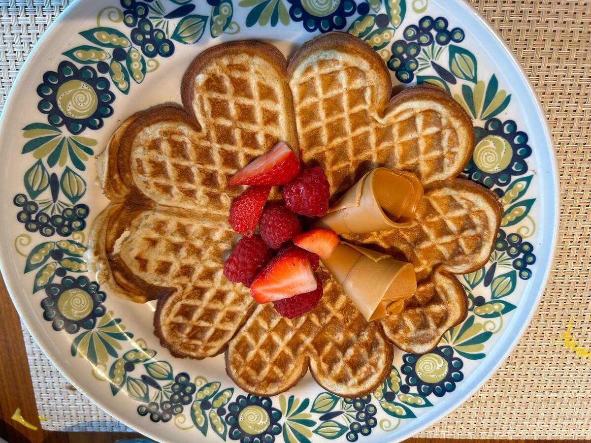 Waffles noruegos en Mamsey’s, pequeño restaurante del Viking Octantis.