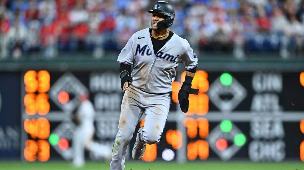 Yuli Gurriel estaría muy cerca de volver a las Grandes Ligas, pero no con los Bravos. El cubano acaba de ser traspasado a los Reales justo en la fecha final en que un pelotero puede ser activado para la postemporada 