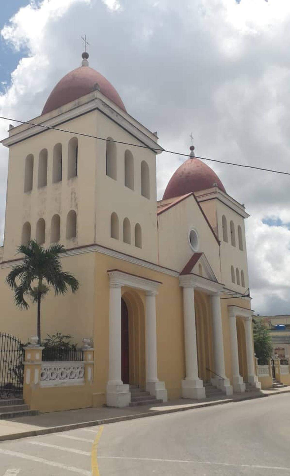 Foto de la iglesia San Isidoro de Holguín.