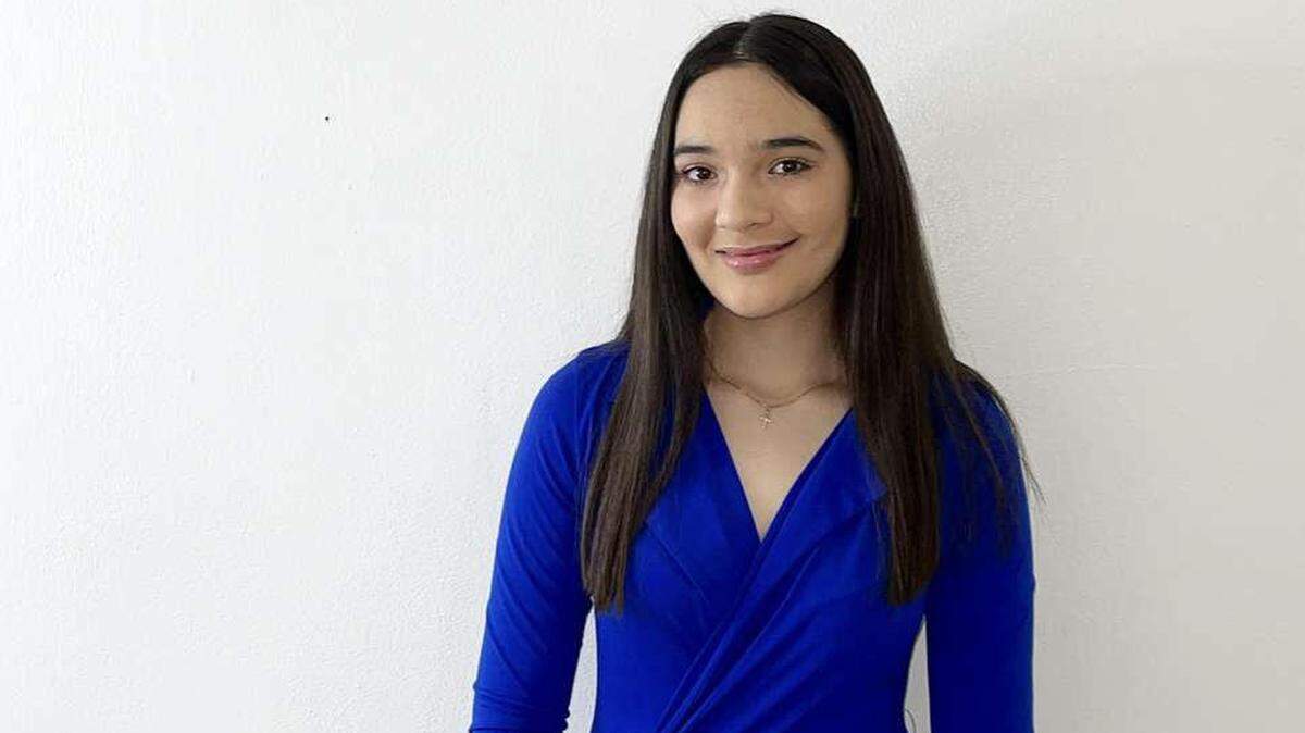 A freshly-minted podcaster, Nathalie Aguirre, 16, hopes her show will help listeners cope with loss. She draws from the experience of being separated from her Cuban-born dad in 2017.