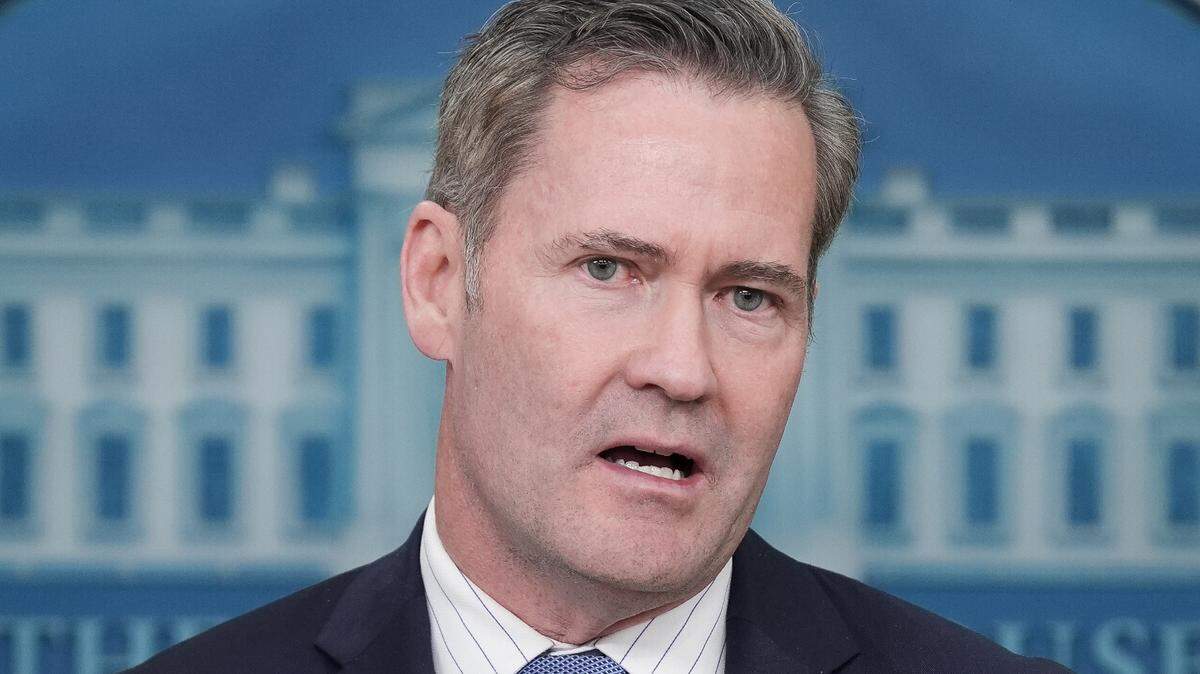El asesor de Seguridad Nacional, Mike Waltz, habla durante una conferencia de prensa en la Sala de Prensa James S. Brady de la Casa Blanca en Washington, D.C., el jueves 20 de febrero de 2025.