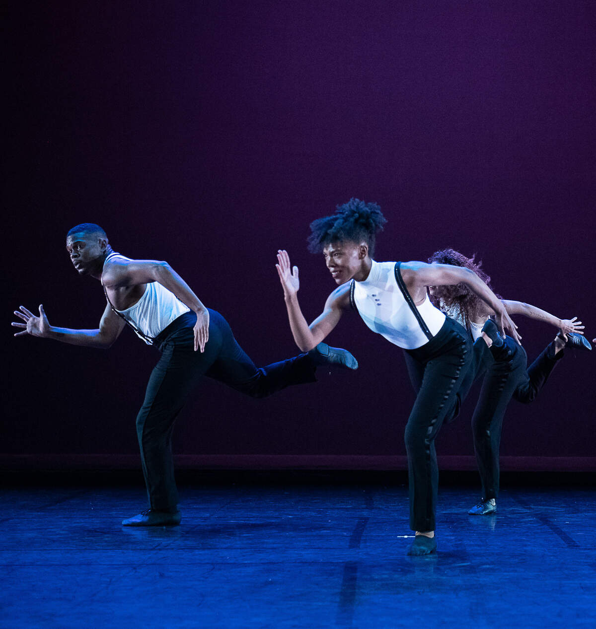 Solomon Dumas, Samantha Figgins y Belen Indhira Pereyra en “For Four” de Robert Battle.