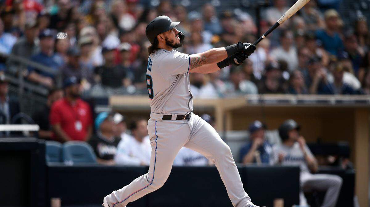 Jorge Alfaro aportó un jonrón y un doble para totalizar cuatro remolcadas, la mayor cifra en su carrera, y los Marlins derrotaron 9-3 a los Padres, el domingo 2 de junio de 2019 en San Diego.