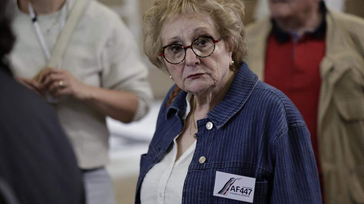 Daniele Lamy, presidenta de la asociación de familias de víctimas Entraide et Solidarité AF447, llega al tribunal en la isla de la Cité en París antes del veredicto del juicio contra Airbus y Air France por cargos de homicidio involuntario en relación con el accidente del vuelo Río-París de 2009, el 21 de mayo de 2026.