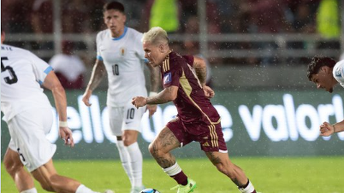 Si bien se mantiene en zona de acceso directo al Mundial de 2026, la Venezuela del argentino Fernando ‘Bocha’ Batista complicó su panorama en la clasificatoria sudamericana al sumar solo un punto en la última doble fecha.