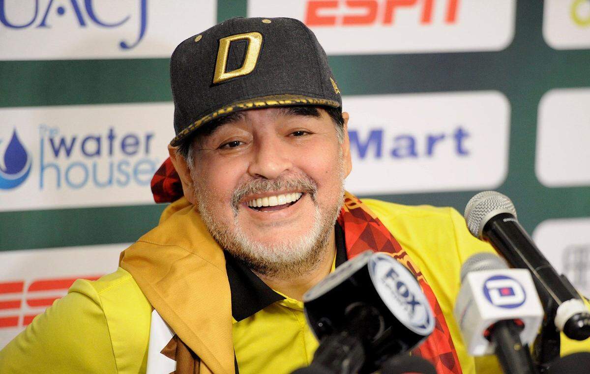 El técnico argentino de Dorados de Sinaloa, Diego Armando Maradona, habla el sábado 24 de noviembre de 2018 durante una rueda de prensa al termino del juego de la semifinal de vuelta en Ciudad Juárez, en el estado de Chihuahua, México.