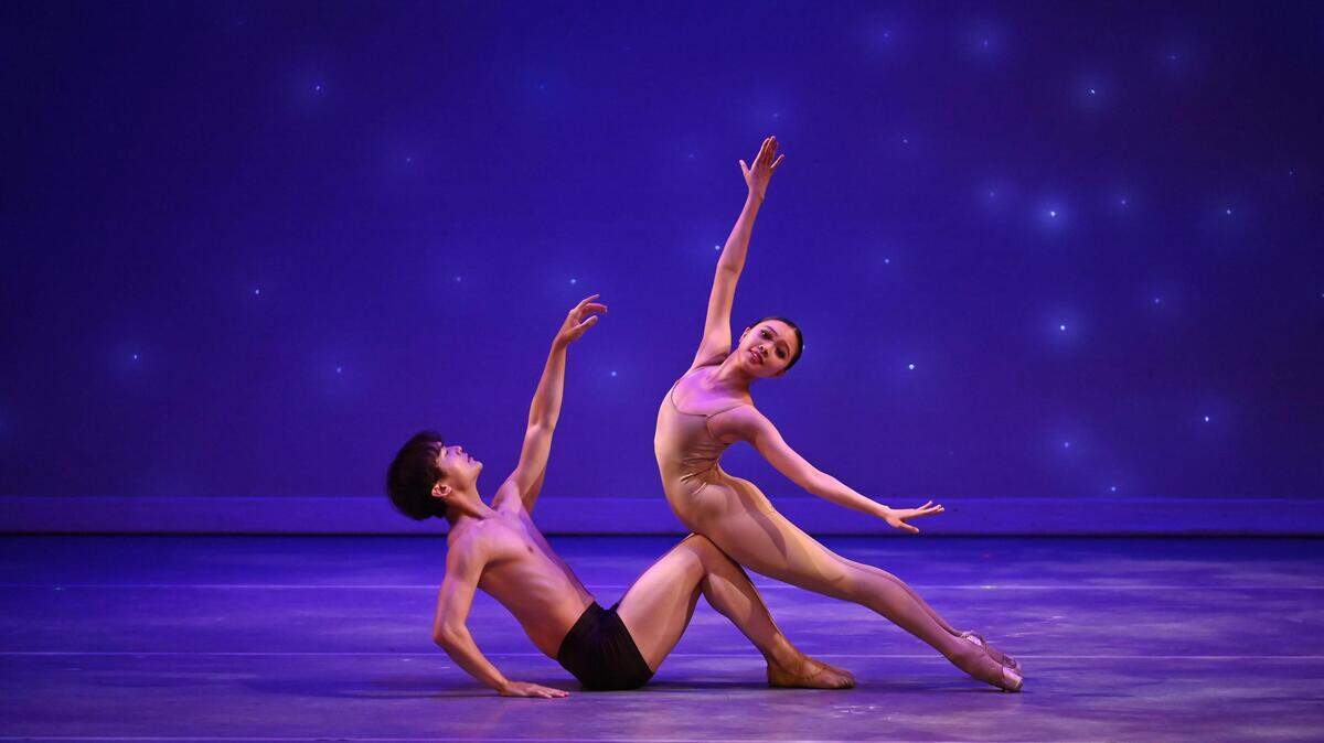 Los bailarines Indira Mayrani y Yoichi Habaguchi de Arts Ballet Theatre of Florida (ABTF), una de las compañías que participan en la XV Muestra de Danza Daniel Lewis. 