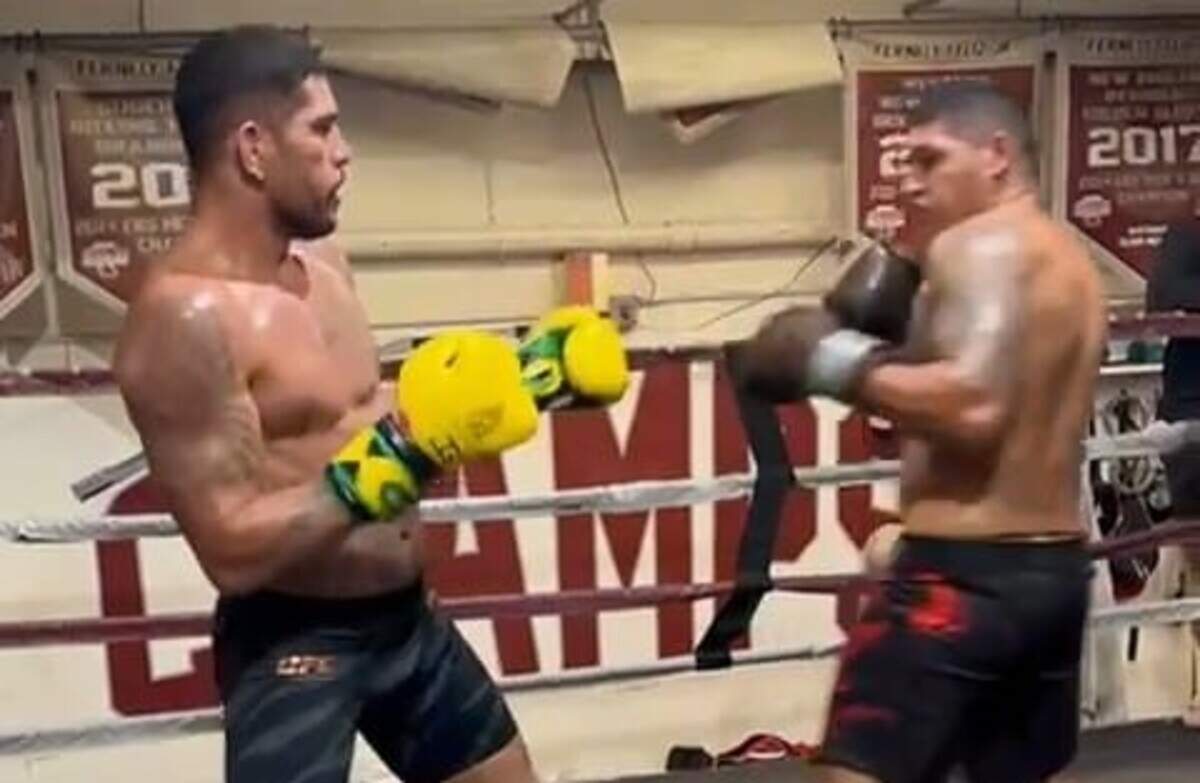 Yordan Fuentes (der.) es el cubano que le aguantó la mano a Alex Pereira y pelea por comprarse una casa.