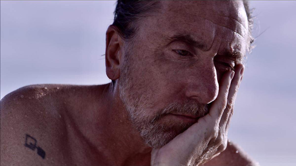 “Sundown”, cine mexicano dirigida por el reconocido director Michel Franco, solo se proyecta en línea.