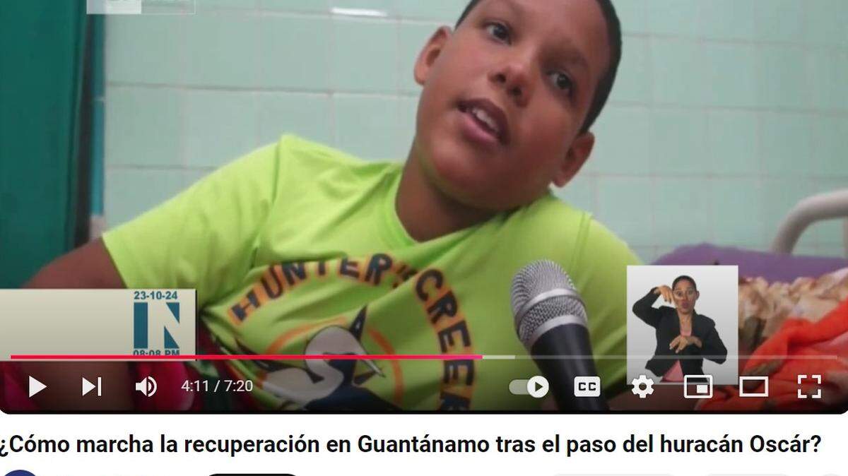 El niño cubano Abraham Daniel González relata a la prensa oficialista cómo sobrevivió tras ser arrastrado al mar durante las inundaciones por el huracán Oscar en Guantánamo.