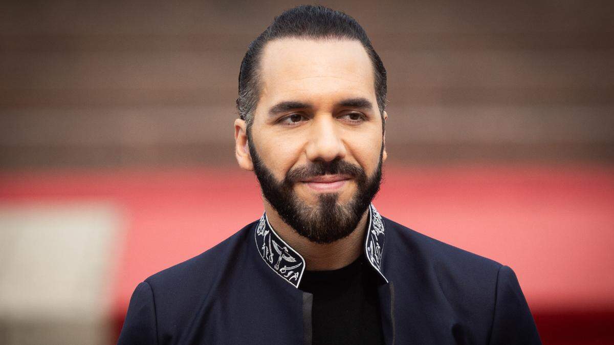 El presidente de El Salvador, Nayib Bukele, asiste a un evento en el monumento al Libertador General San Martín en Buenos Aires, Argentina, el 30 de septiembre de 2024. 