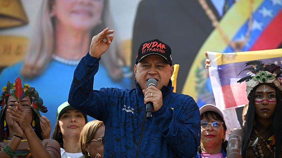 El ministro del Interior de Venezuela, Diosdado Cabello, pronuncia un discurso en un acto en Caracas, el 6 de enero de 2026. 