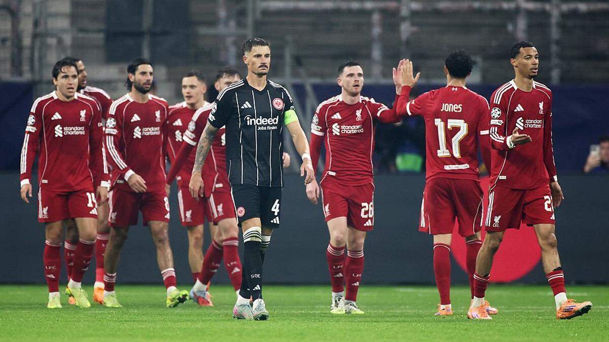 Después de cuatro partidos seguidos perdiendo, el Liverpool reaccionó con una crucial victoria 5-1 en su visita al Eintracht de Francfort, este miércoles en la tercera jornada de la Liga de Campeones.
