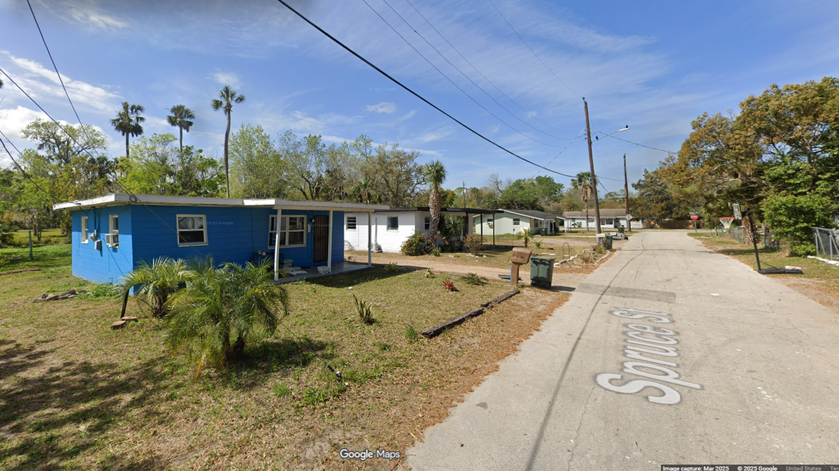 El ataque del perro ocurrió en una vivienda de la calle Spruce, en Daytona Beach, y la mujer murió en el lugar, dijo la policía.