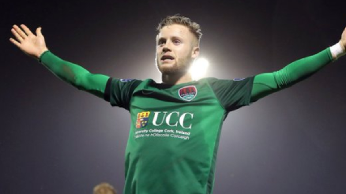 El joven defensa irlandés Kevin O'Connor, del Preston North End, de la segunda división inglesa, ganó un millón de euros en la lotería de San Silvestre con un billete ofrecido por su padrino con el mensaje “Te deseo buena suerte”.