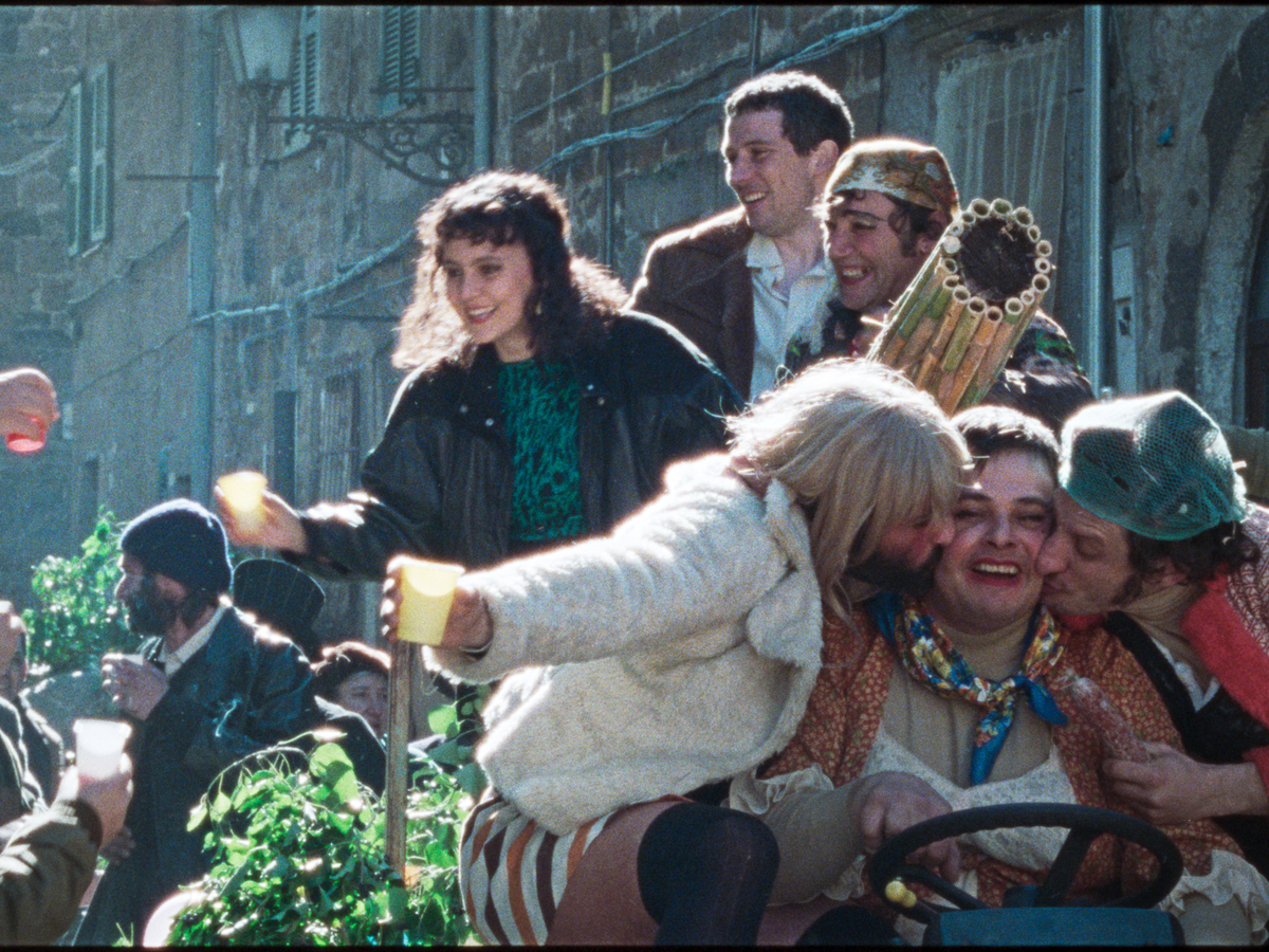 Coral Gables Art Cinema proyecta ‘La Chimera’ (2023) con Josh O’Connor, Isabella Rossellini y Carol Duarte. Ambientada en la Toscana, Italia.