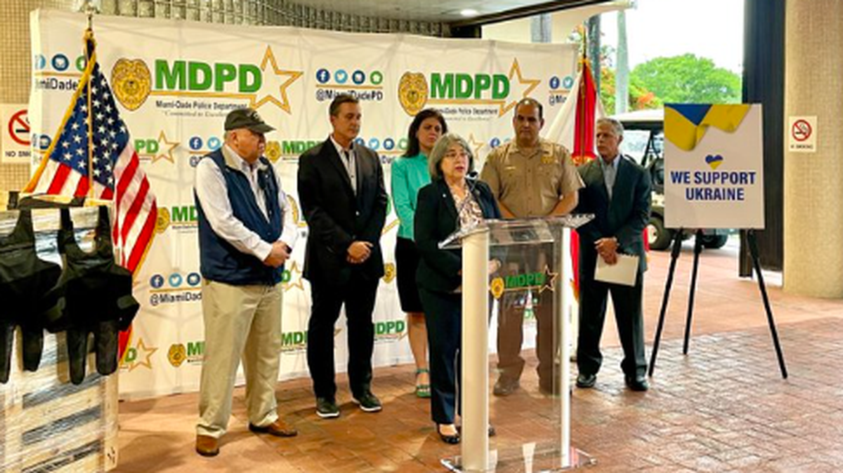 “Permítanme ser clara: Miami-Dade continuará apoyando al pueblo de Ucrania contra la guerra de Rusia”, aseveró ante la prensa la alcaldesa de este condado, Daniella Levine Cava, durante un acto para anunciar los donativos, el martes 7 de junio de 2022.