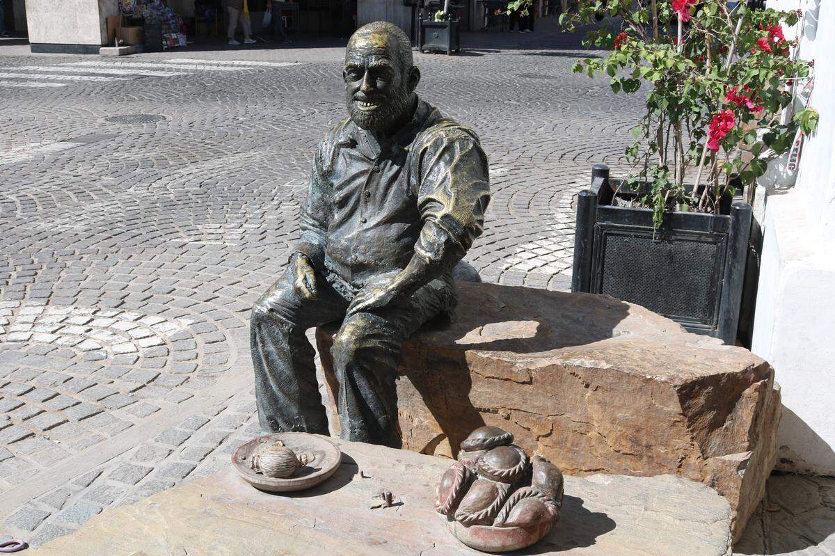 Famosa estatua en bronce de Gustavo “Cuchi”&nbsp;Leguizamón, dilecto hijo y exgobernador de Salta. 