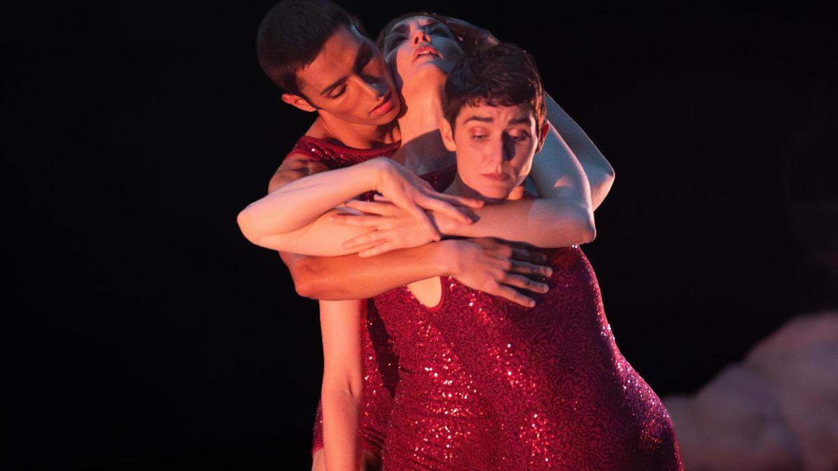 Isaiah González, Amy Trieger y Meredith Barton en “Cloud10”, estreno de Brigid Baker en el On.Stage Black Box del Miami-Dade County Auditorium.