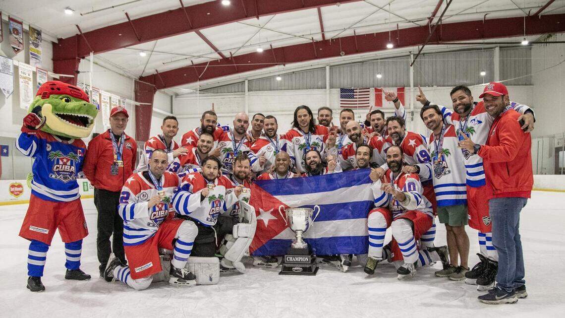 Del exilio al hielo: los cubanos que están escribiendo una nueva historia en el hockey