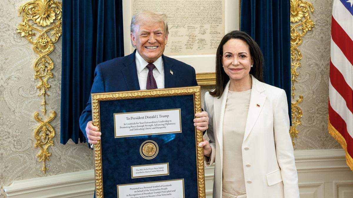 WASHINGTON, DC - JANUARY 15: (EDITOR'S NOTE: This Handout image was provided by a third-party organization and may not adhere to Getty Images' editorial policy.) President Donald Trump meets with Venezuelan opposition leader Maria Corina Machado in the Oval Office, on January 15, 2026 in Washington, D.C. (Photo by Daniel Torok/The White House via Getty Images)