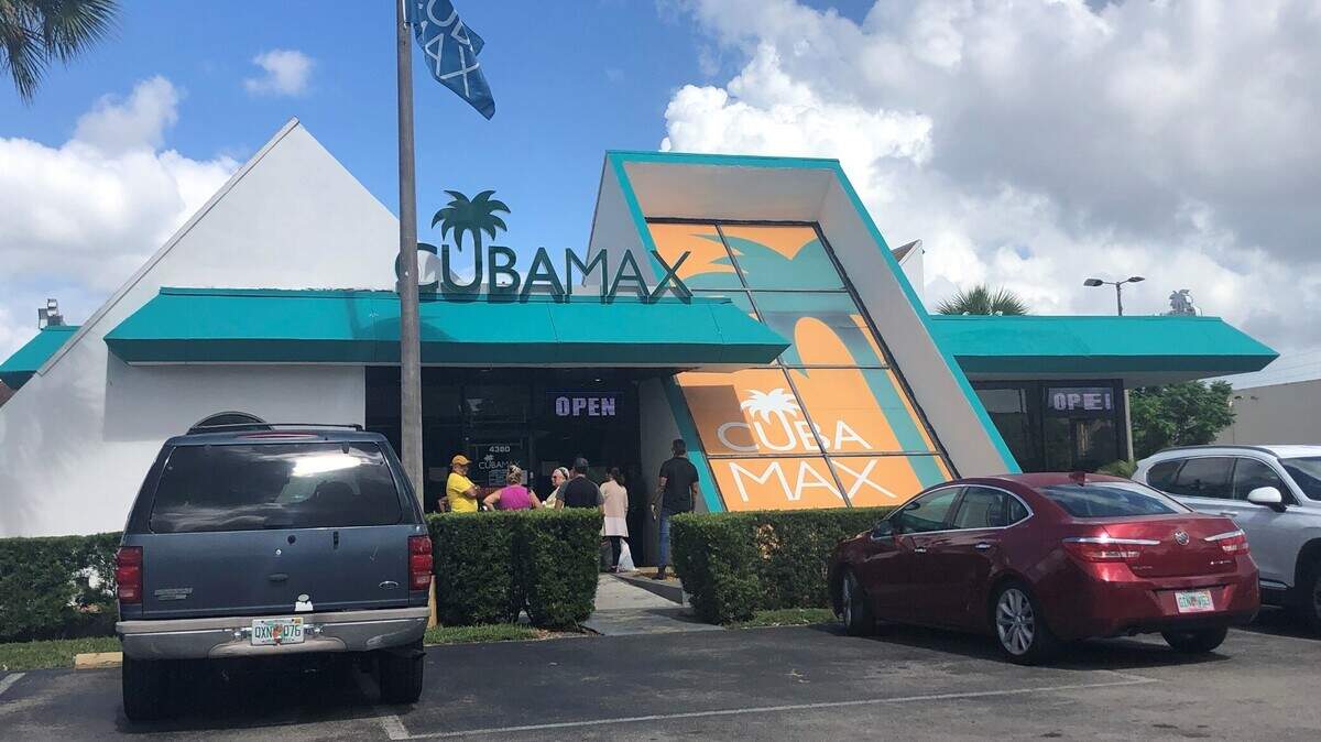 Fachada de Cubamax, agencia de viajes y envíos a Cuba, está en la mira en Hialeah luego de haber pedido permiso para usar una pantalla publicitaria LED. La ciudad negó la solicitud y creó resolución para impedir darle concesiones a empresas con este tipo de modelo de negocio con Cuba.