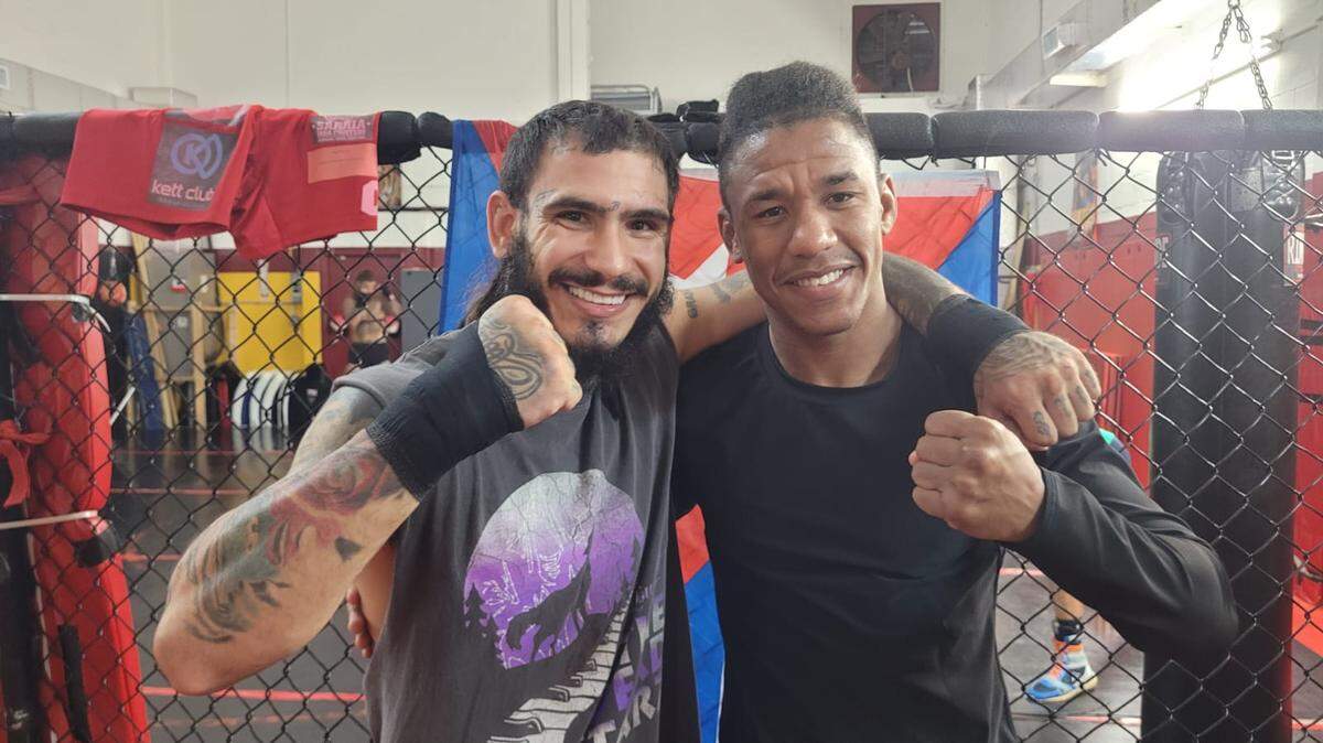 Alberto “El Indio” Blas (der.) estará discutiendo la faja de las 135 libras ante el campeón Keith Richardson, mientras que Bryan “El Gallo “ Durán tratará de coronarse en las 145 ante el rey de la división Kai Stewart.